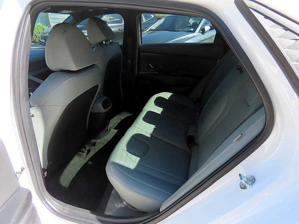 HYUNDAI Avante - Vista 6