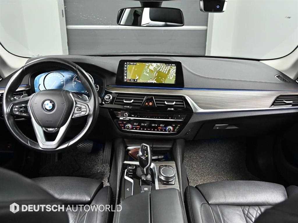 BMW 5 Series - Vista 5