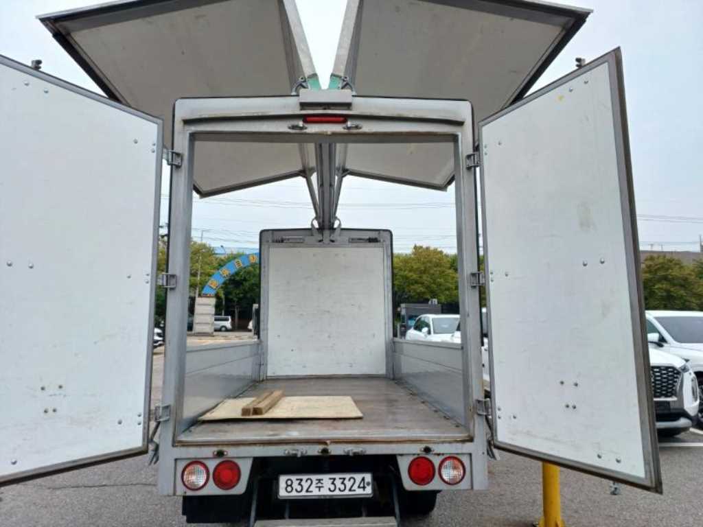 Small Truck Cargo (small) - Vista 8