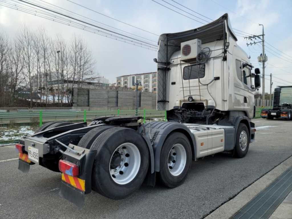 medium and large cargo tractor - Vista 4