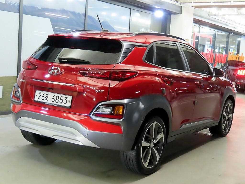 HYUNDAI Kona - Vista 4