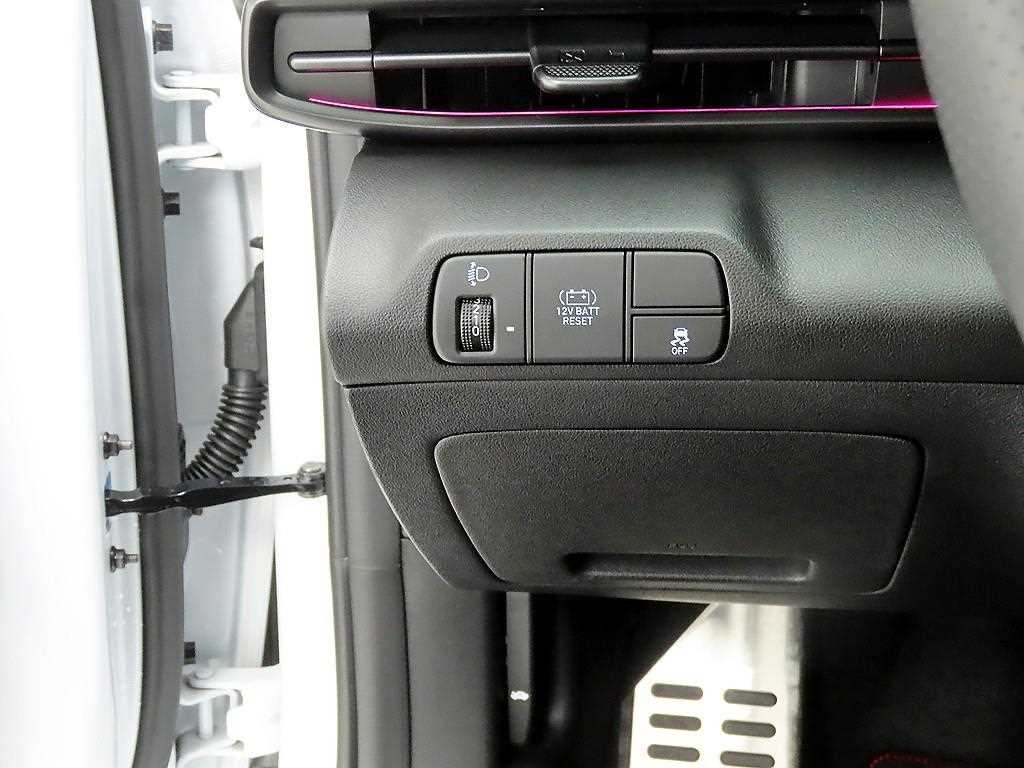 HYUNDAI Avante - Vista 12