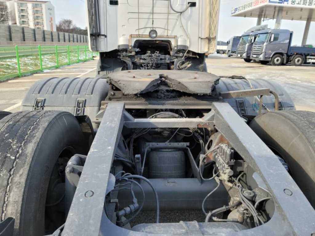 medium and large cargo tractor - Vista 8