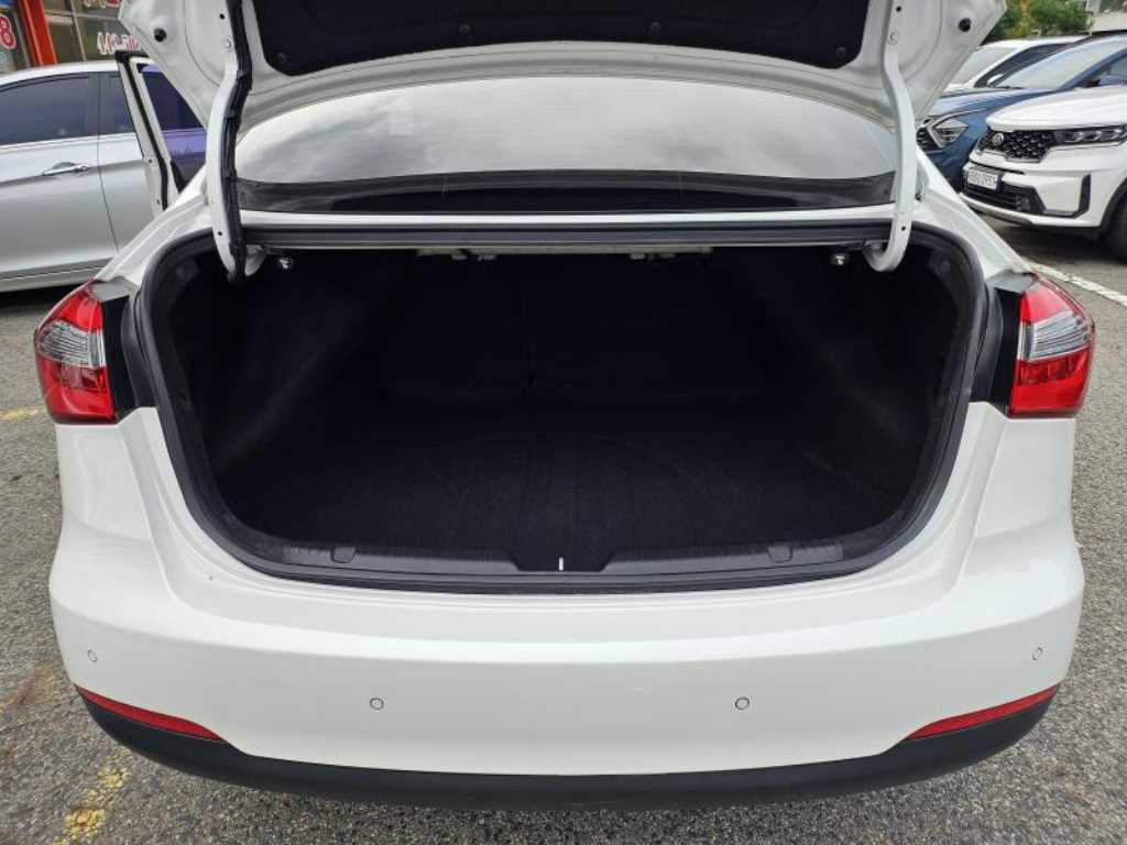 KIA K3 2015 Blanco - Importación desde Corea - HF Imports Iquique - Foto 19