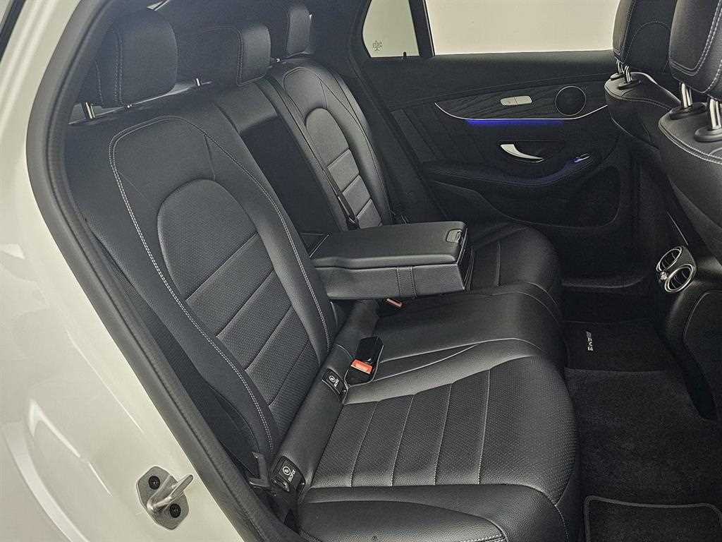 Mercedes Benz GLC Class - Vista 12