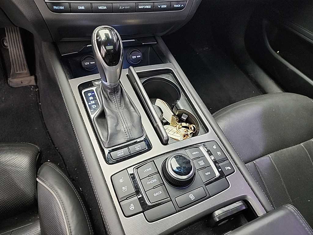 HYUNDAI Genesis - Vista 7