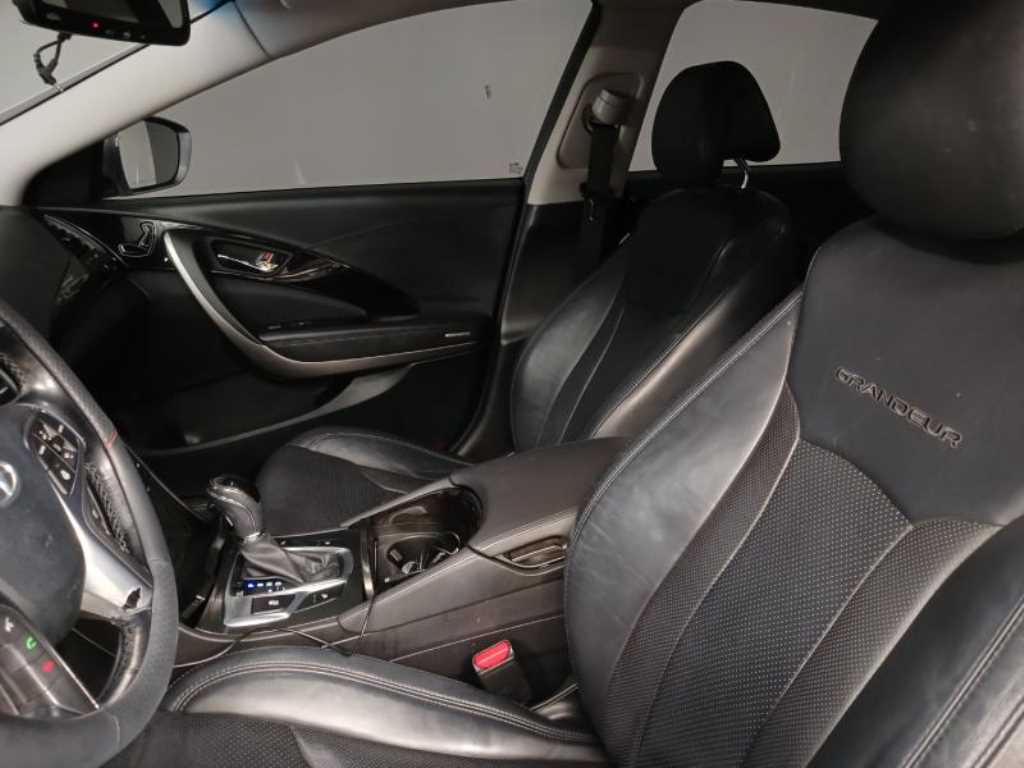 HYUNDAI Grandeur - Vista 7