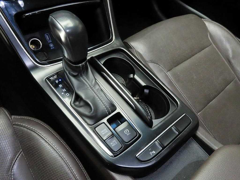 HYUNDAI Grandeur - Vista 11