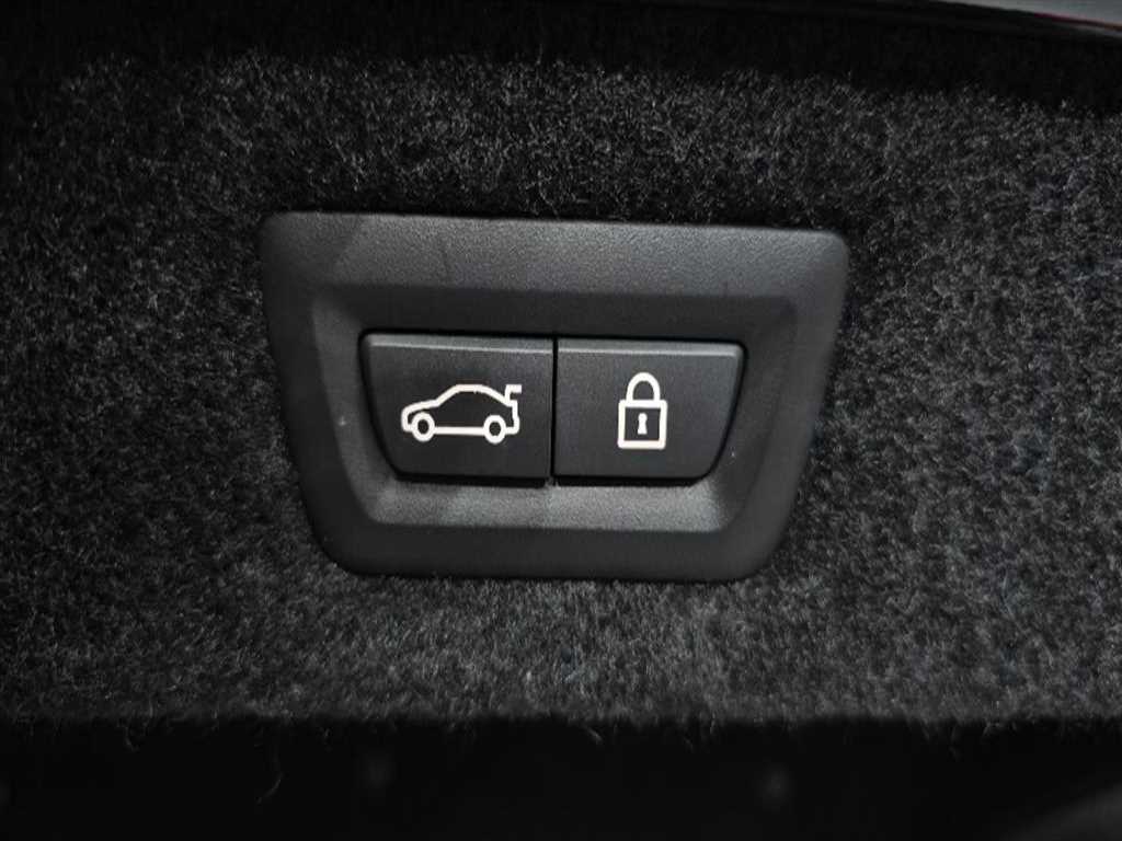 BMW 8 Series 2023 Negro - Importación desde Corea - HF Imports Iquique - Foto 19