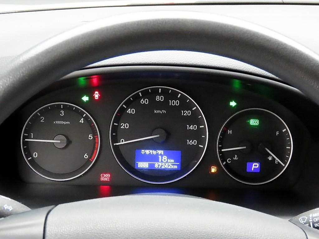 HYUNDAI Starex - Vista 6