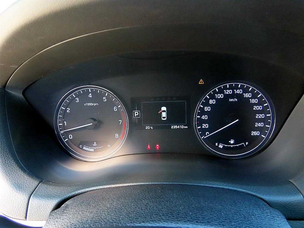 HYUNDAI Genesis - Vista 9