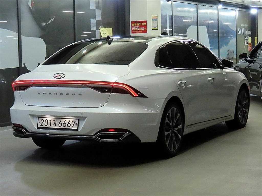 HYUNDAI Grandeur - Vista 4