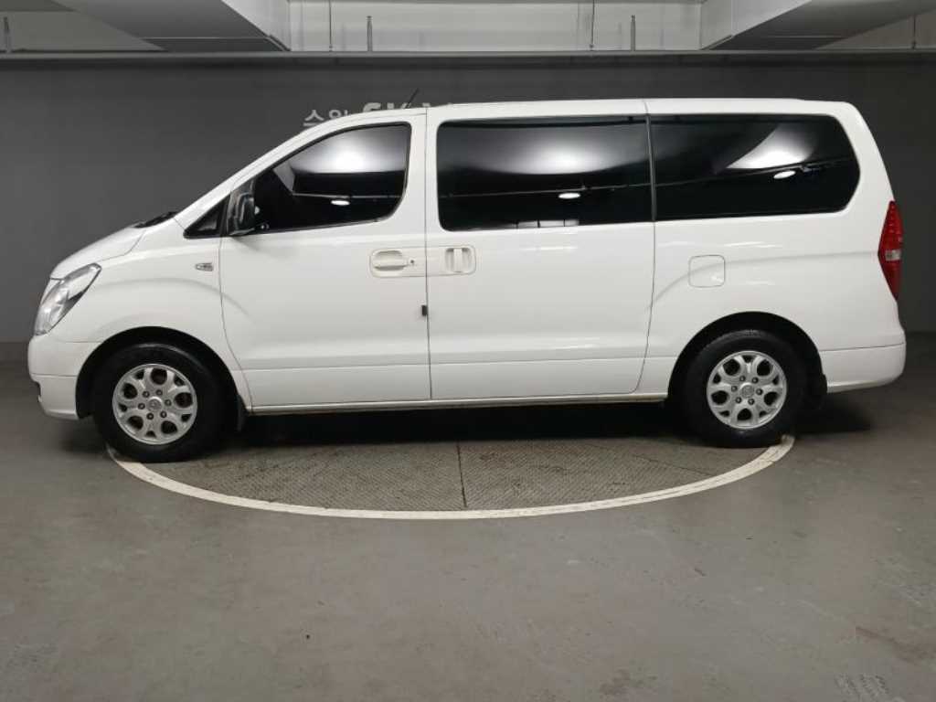 HYUNDAI Starex - Vista 4