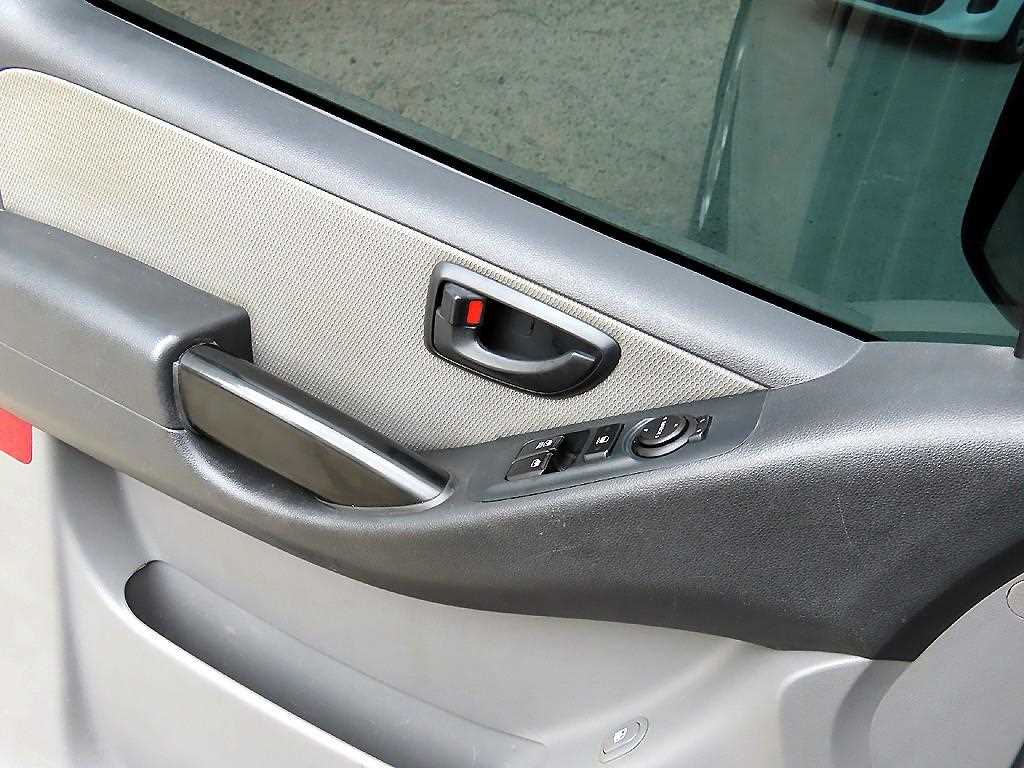 HYUNDAI Starex - Vista 12