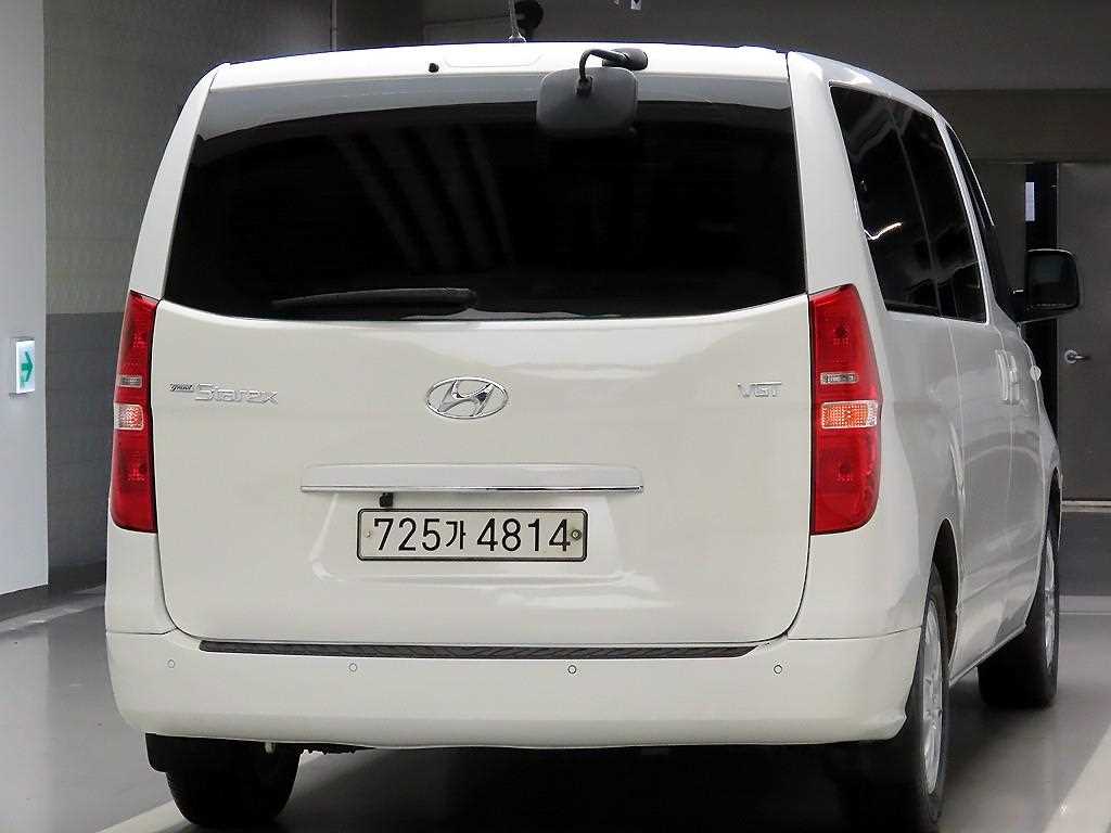 HYUNDAI Starex - Vista 4