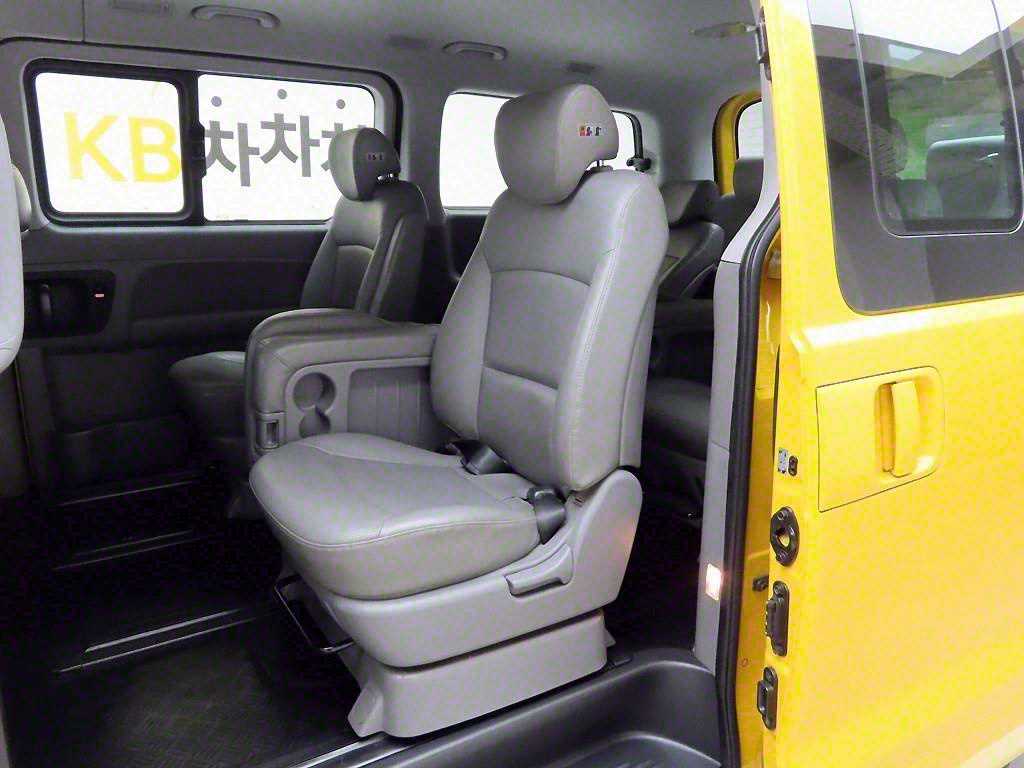 HYUNDAI Starex 2017 Amarillo - Importación desde Corea - HF Imports Iquique - Foto 14