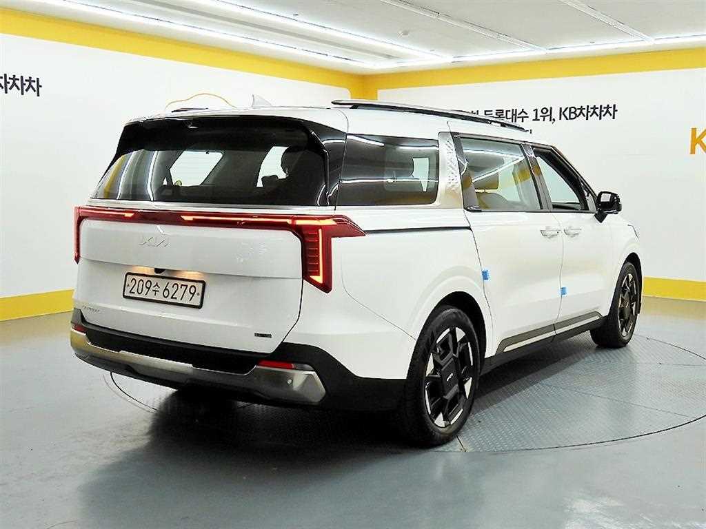 KIA Carnival - Vista 4