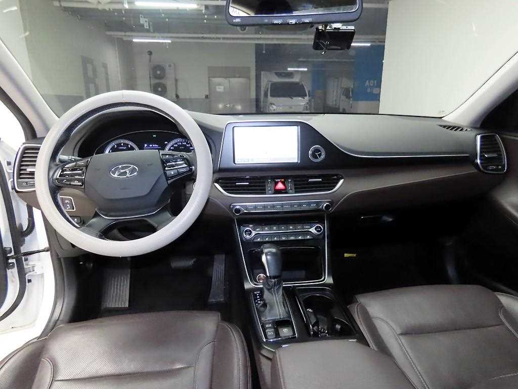 HYUNDAI Grandeur - Vista 7