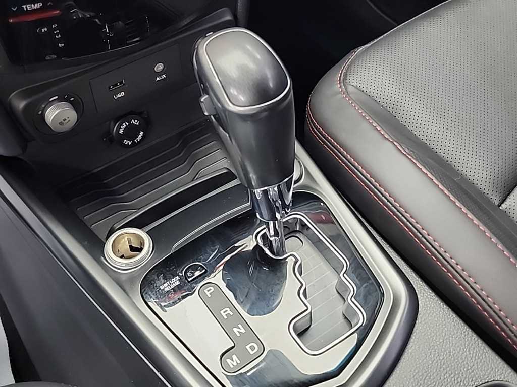 Ssangyong Tivoli - Vista 8