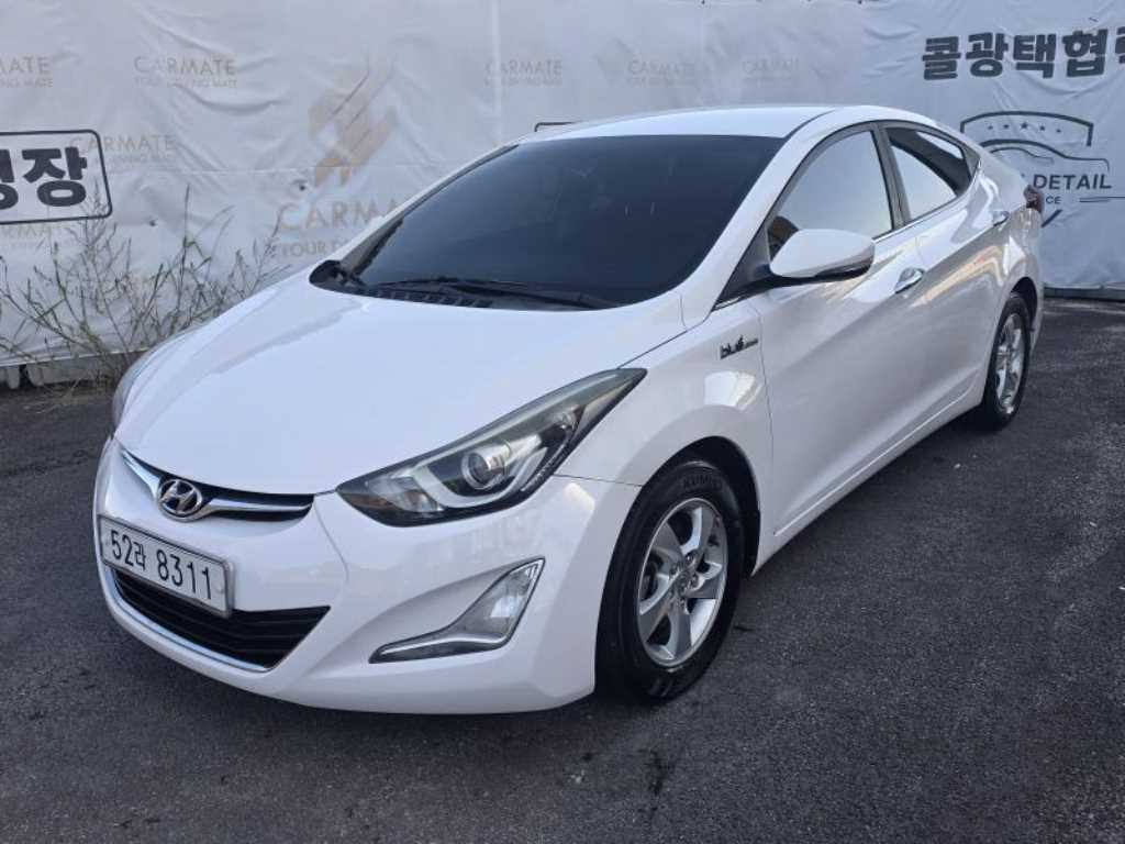 HYUNDAI Avante - Vista 2