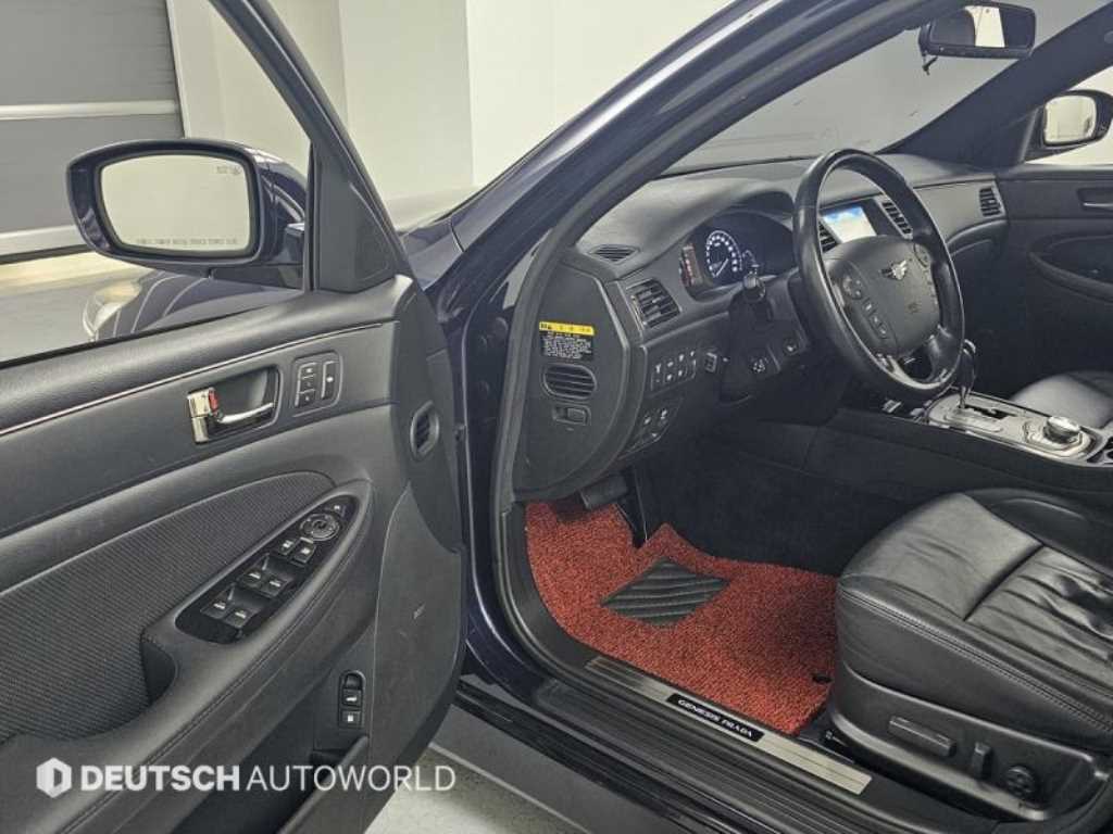 HYUNDAI Genesis - Vista 11