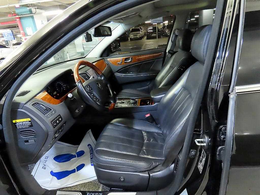 HYUNDAI Equus - Vista 6