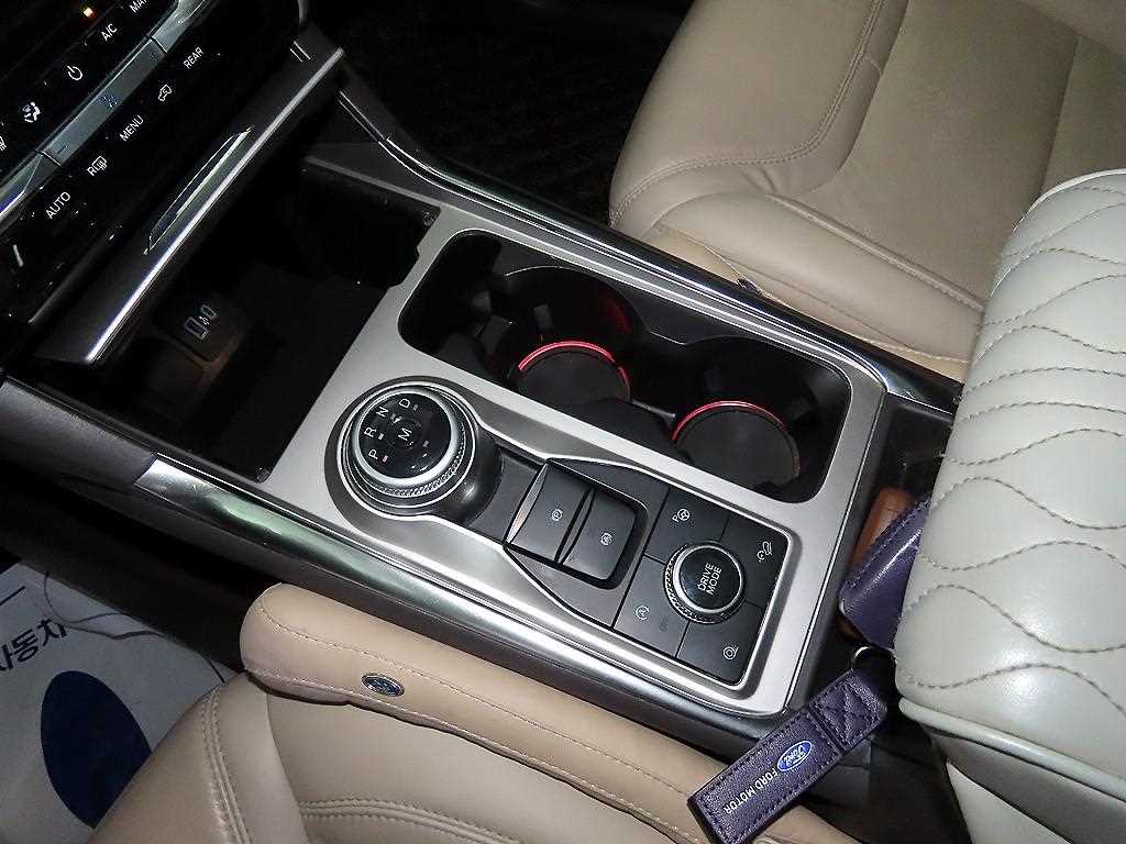 Ford Explorer - Vista 12