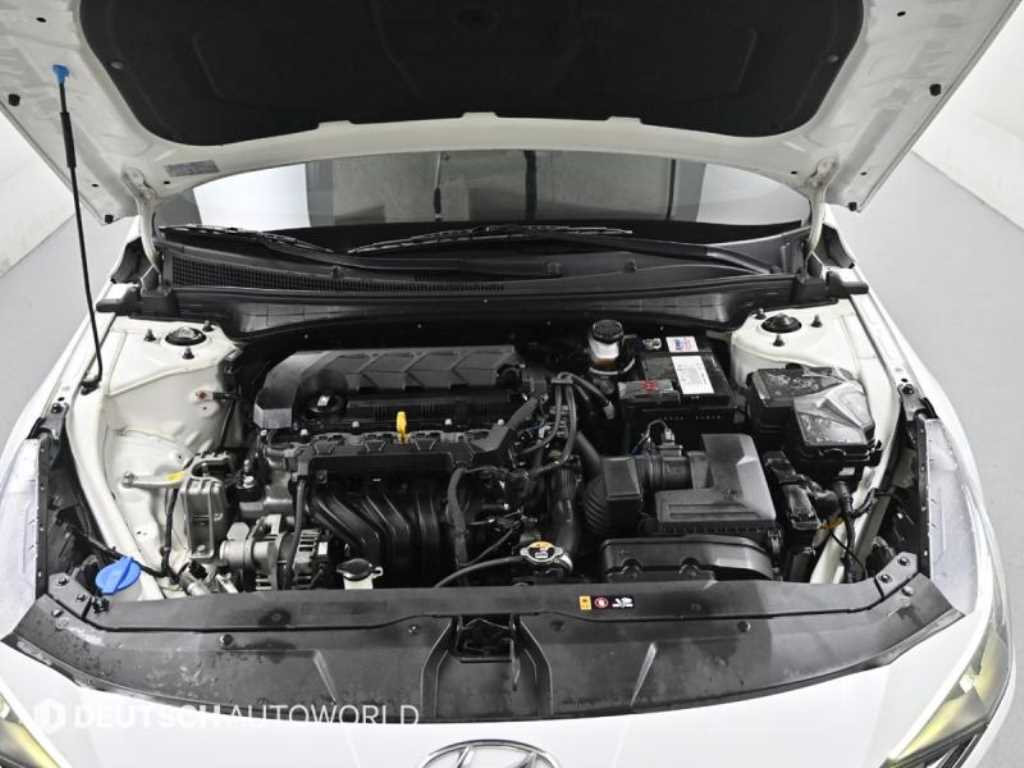 HYUNDAI Avante - Vista 6