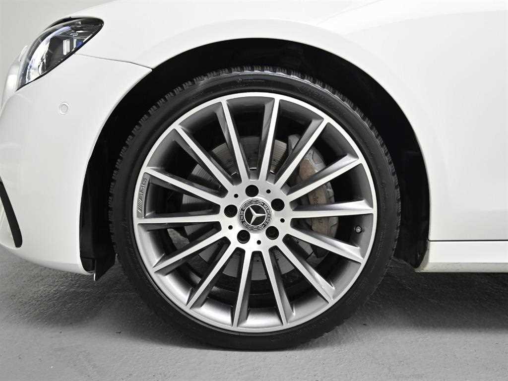 Mercedes Benz E class - Vista 5