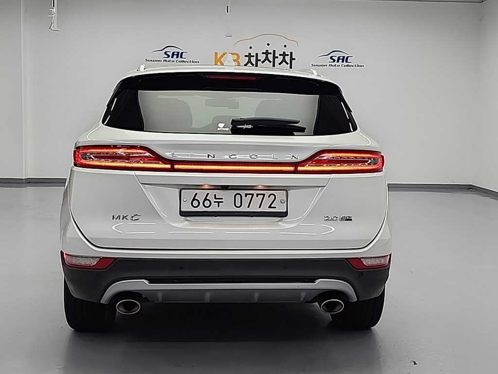 Lincoln MKC - Vista 3