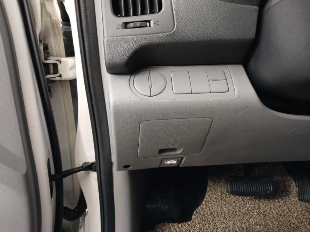 HYUNDAI Starex - Vista 12