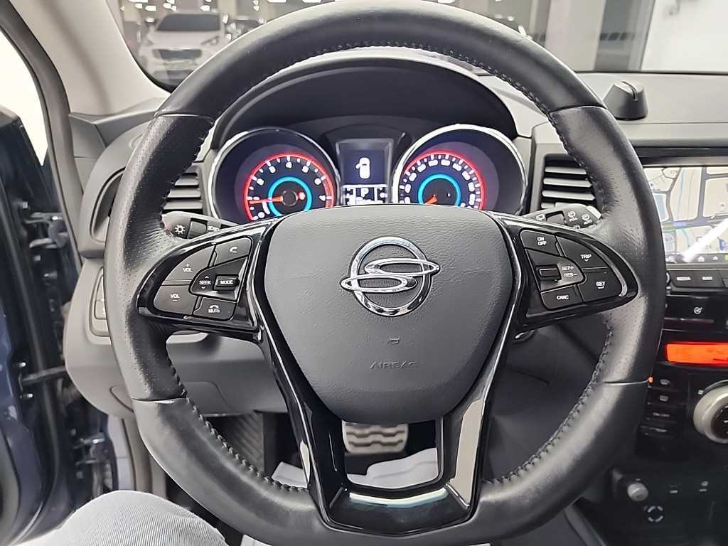 Ssangyong Tivoli - Vista 9