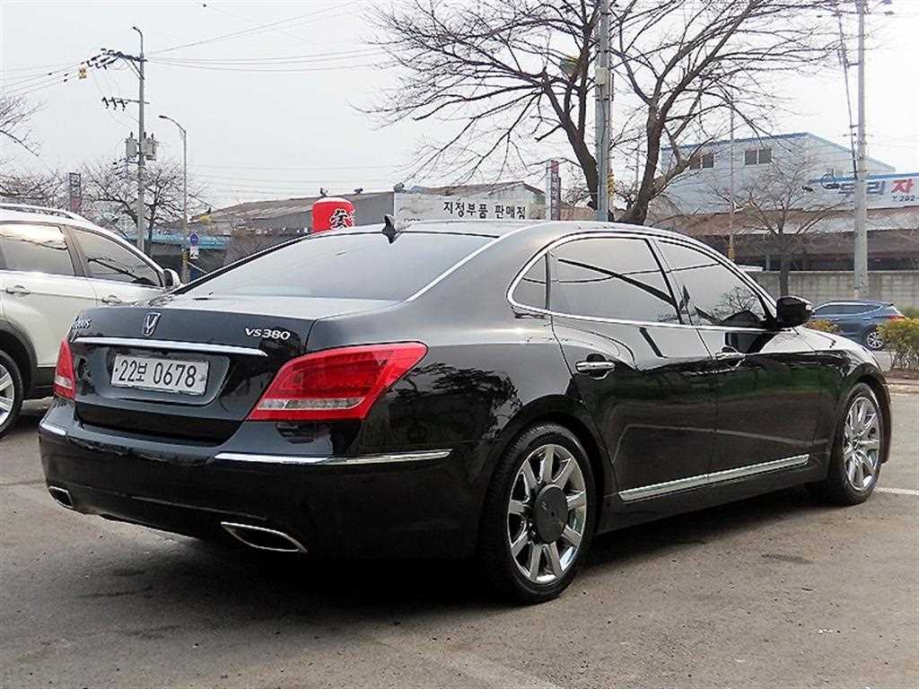 HYUNDAI Equus - Vista 4