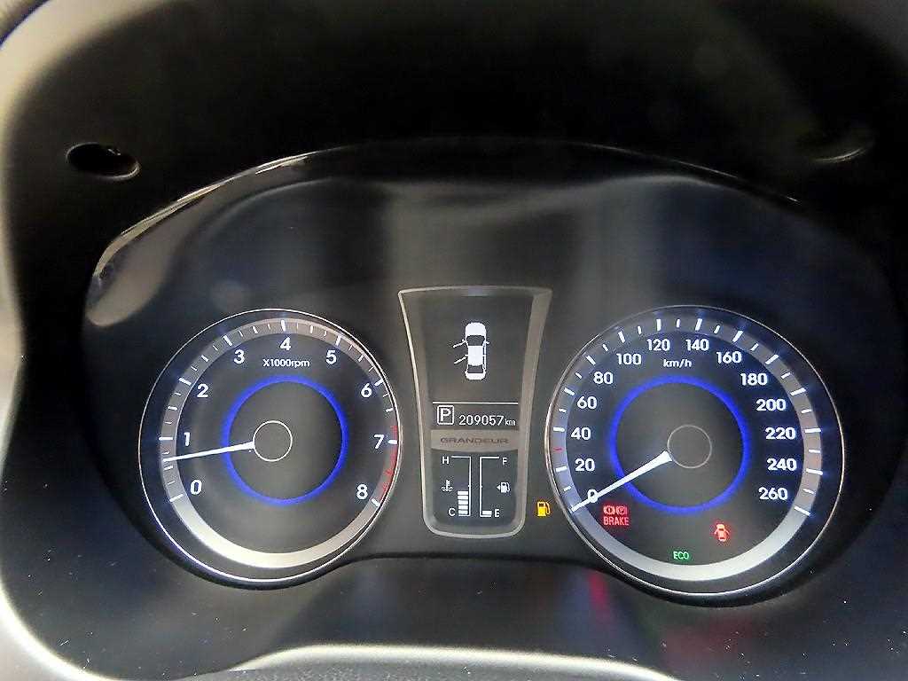 HYUNDAI Grandeur - Vista 9