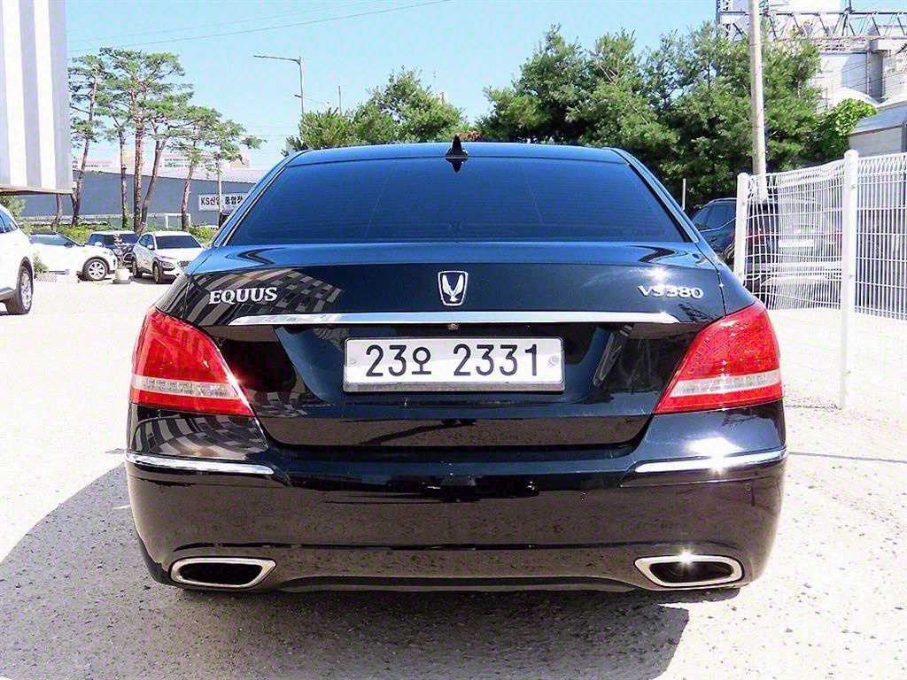 HYUNDAI Equus - Vista 4