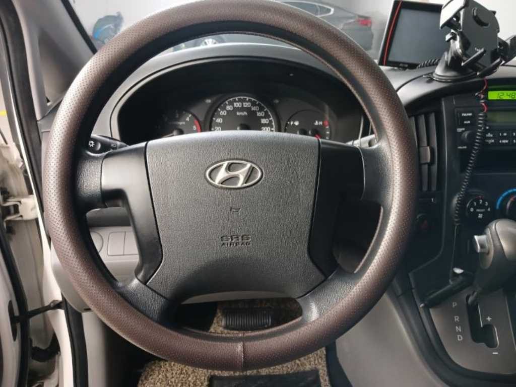 HYUNDAI Starex - Vista 11