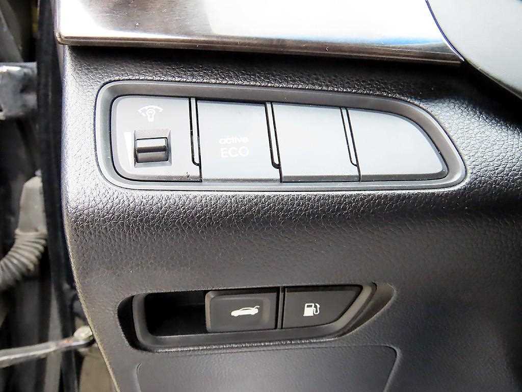 HYUNDAI Grandeur - Vista 12