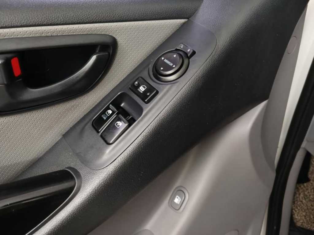 HYUNDAI Starex - Vista 9