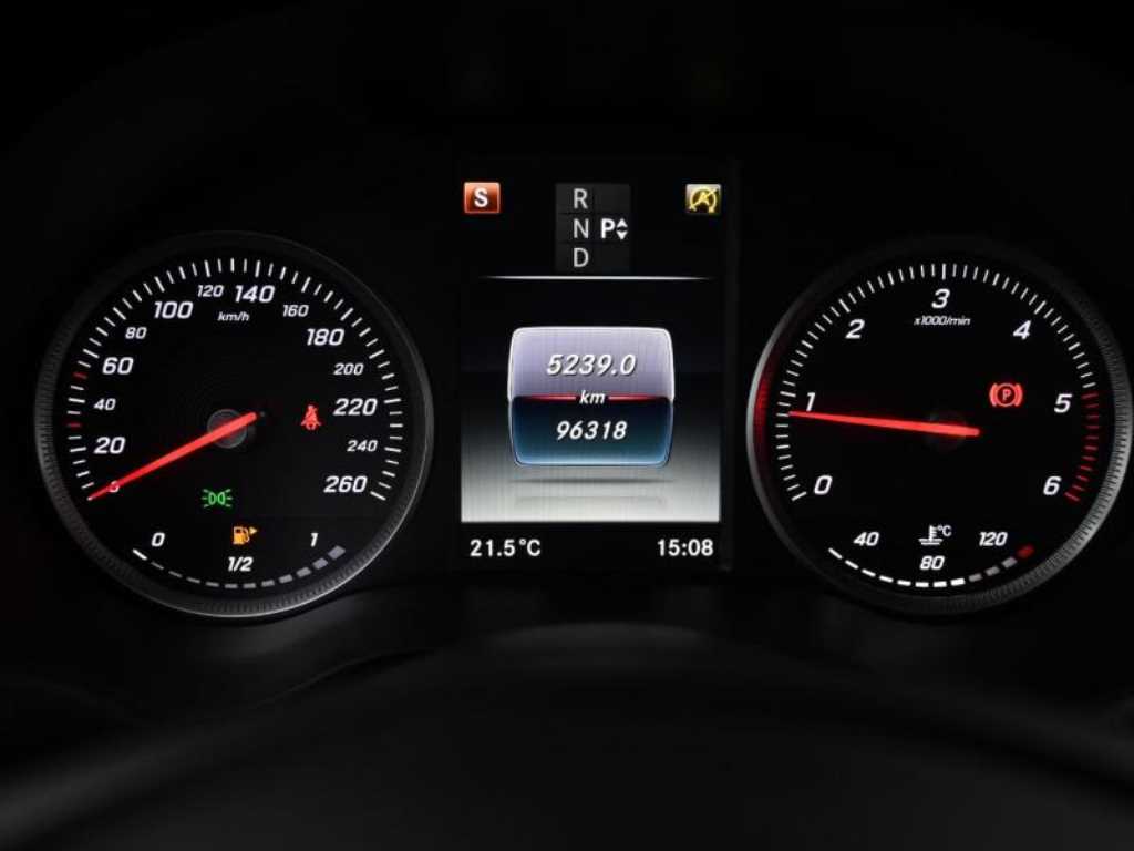 Mercedes Benz C Class - Vista 8