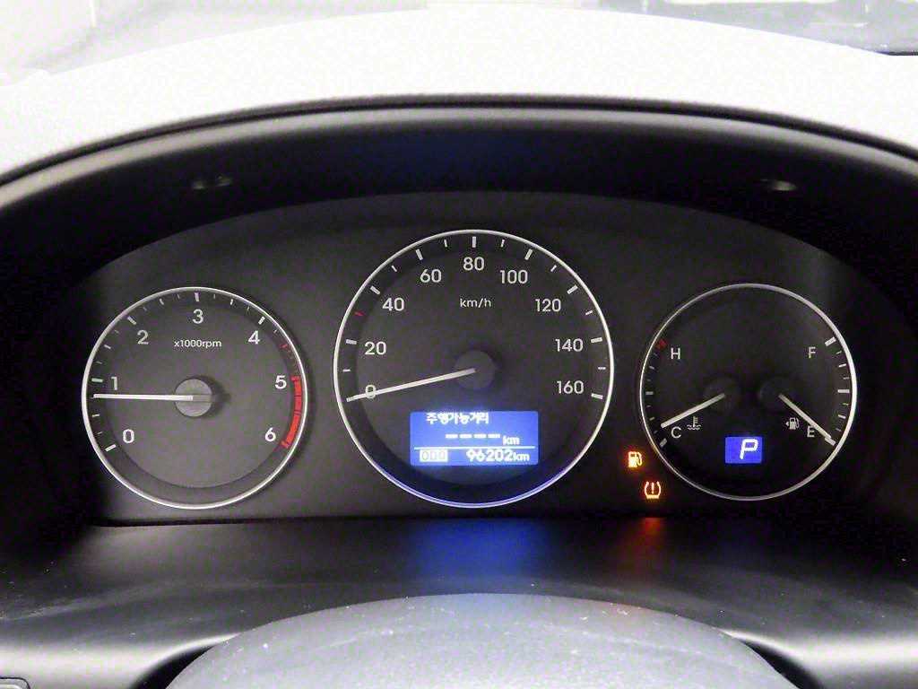 HYUNDAI Starex - Vista 6