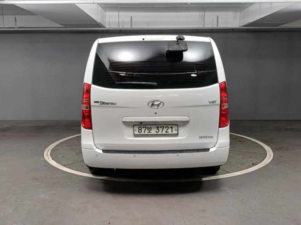 HYUNDAI Starex - Vista 2