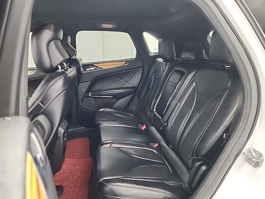 Lincoln MKC - Vista 12