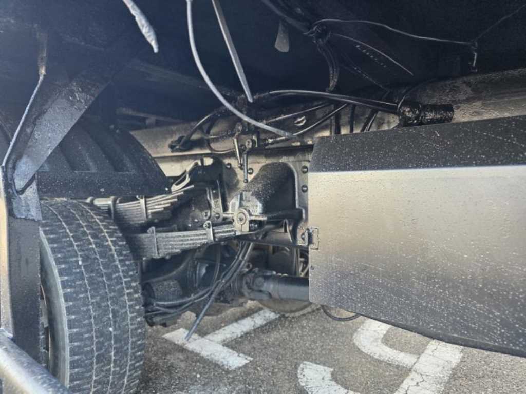 medium and large cargo truck - Vista 10