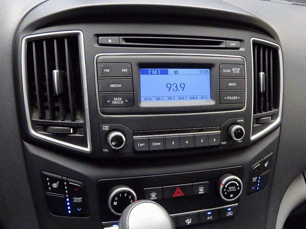 HYUNDAI Starex - Vista 9