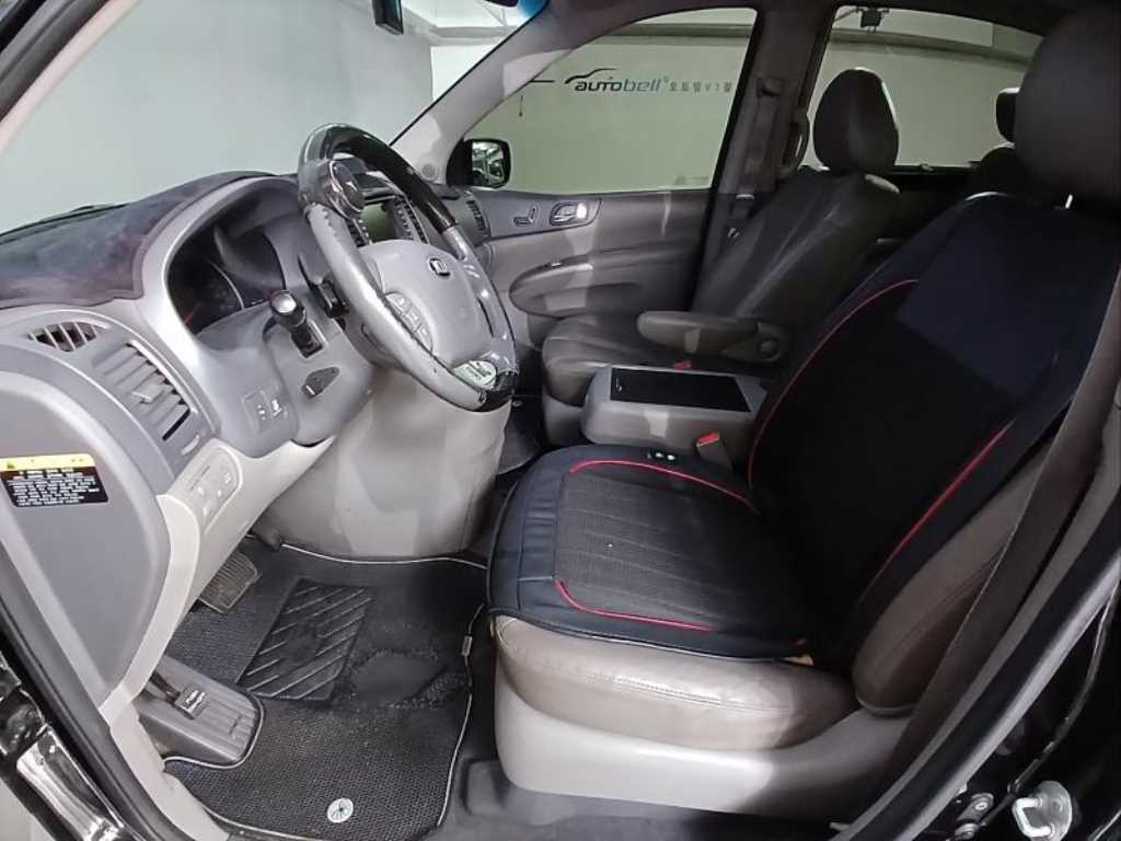 KIA Carnival - Vista 6