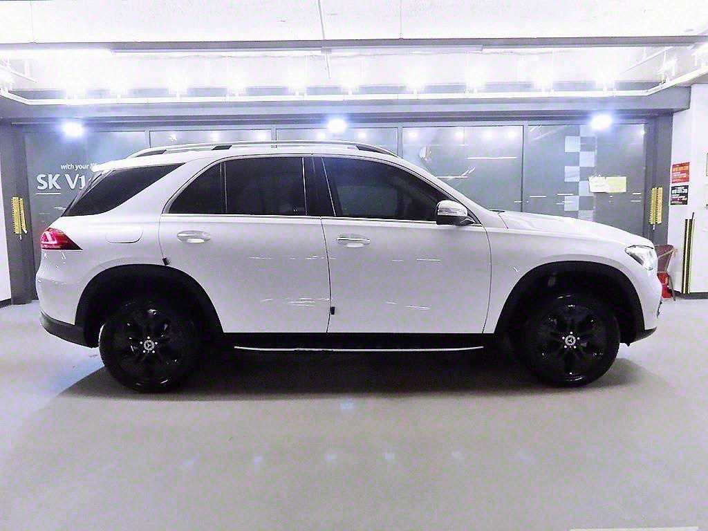 Mercedes Benz GLE Class - Vista 3