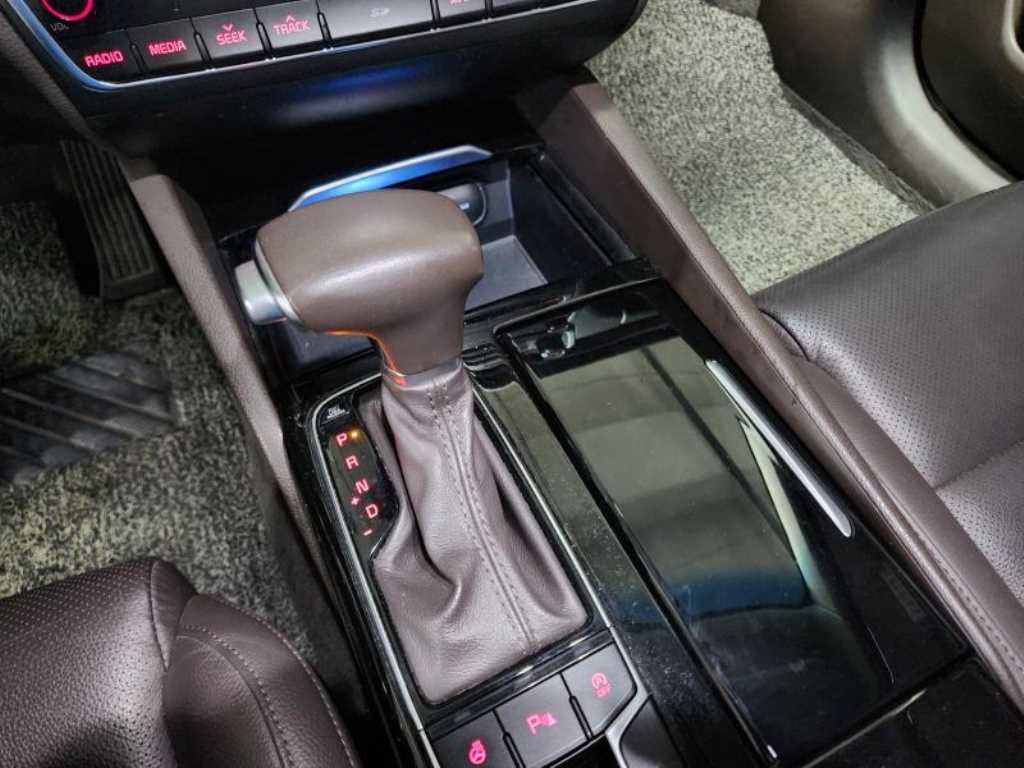 KIA K7 2017 Negro - Importación desde Corea - HF Imports Iquique - Foto 15