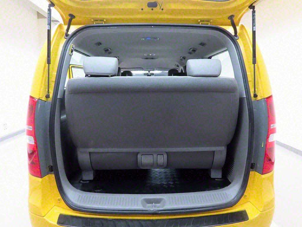 HYUNDAI Starex - Vista 5