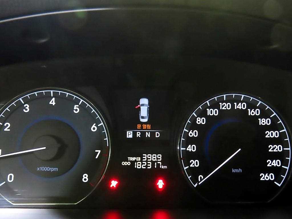 HYUNDAI Equus - Vista 9