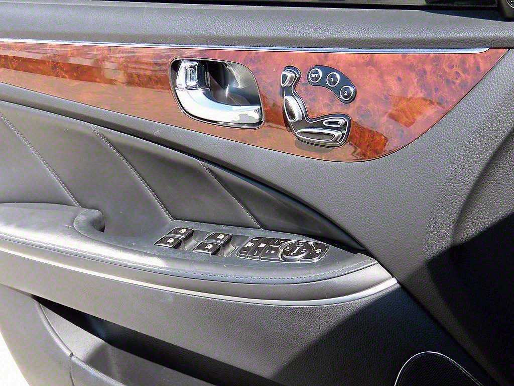 HYUNDAI Equus - Vista 11